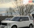 Белый Ленд Ровер Дискавери, объемом двигателя 4.39 л и пробегом 250 тыс. км за 13500 $, фото 1 на Automoto.ua