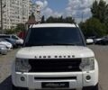 Белый Ленд Ровер Дискавери, объемом двигателя 4.39 л и пробегом 250 тыс. км за 13500 $, фото 1 на Automoto.ua