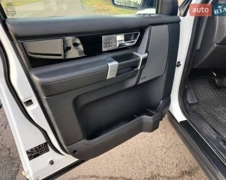 Білий Ленд Ровер Діскавері, об'ємом двигуна 3 л та пробігом 316 тис. км за 14800 $, фото 22 на Automoto.ua