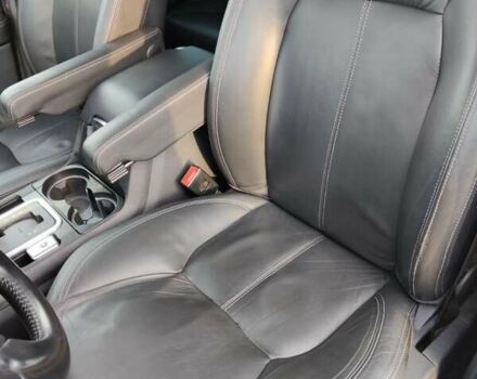 Білий Ленд Ровер Діскавері, об'ємом двигуна 3 л та пробігом 316 тис. км за 14800 $, фото 18 на Automoto.ua