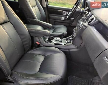 Білий Ленд Ровер Діскавері, об'ємом двигуна 3 л та пробігом 316 тис. км за 14800 $, фото 21 на Automoto.ua