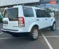 Білий Ленд Ровер Діскавері, об'ємом двигуна 3 л та пробігом 313 тис. км за 15490 $, фото 6 на Automoto.ua