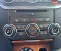 Білий Ленд Ровер Діскавері, об'ємом двигуна 3 л та пробігом 313 тис. км за 15490 $, фото 17 на Automoto.ua