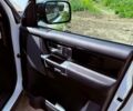 Білий Ленд Ровер Діскавері, об'ємом двигуна 2.99 л та пробігом 548 тис. км за 22000 $, фото 10 на Automoto.ua