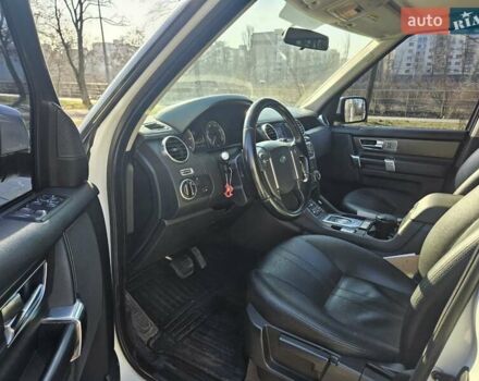 Білий Ленд Ровер Діскавері, об'ємом двигуна 3 л та пробігом 270 тис. км за 16500 $, фото 7 на Automoto.ua