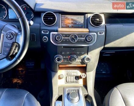 Білий Ленд Ровер Діскавері, об'ємом двигуна 2.99 л та пробігом 198 тис. км за 19900 $, фото 10 на Automoto.ua