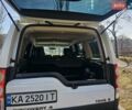 Білий Ленд Ровер Діскавері, об'ємом двигуна 3 л та пробігом 270 тис. км за 17000 $, фото 2 на Automoto.ua
