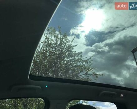 Білий Ленд Ровер Діскавері, об'ємом двигуна 2.2 л та пробігом 193 тис. км за 16000 $, фото 10 на Automoto.ua