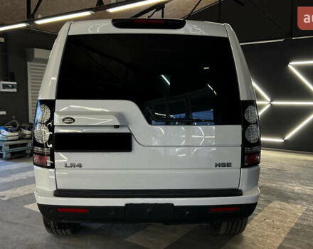 Білий Ленд Ровер Діскавері, об'ємом двигуна 3 л та пробігом 173 тис. км за 22950 $, фото 4 на Automoto.ua
