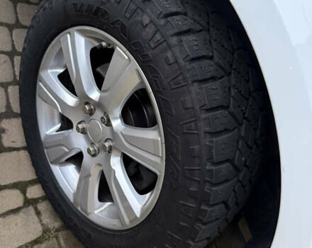 Белый Ленд Ровер Дискавери, объемом двигателя 3 л и пробегом 190 тыс. км за 19000 $, фото 5 на Automoto.ua