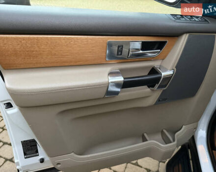 Белый Ленд Ровер Дискавери, объемом двигателя 3 л и пробегом 190 тыс. км за 19000 $, фото 16 на Automoto.ua