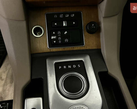 Білий Ленд Ровер Діскавері, об'ємом двигуна 3 л та пробігом 173 тис. км за 22950 $, фото 8 на Automoto.ua