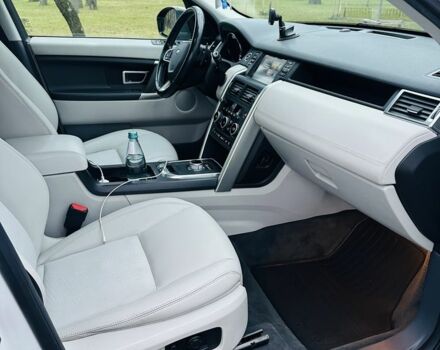 Білий Ленд Ровер Діскавері, об'ємом двигуна 2.2 л та пробігом 186 тис. км за 17200 $, фото 13 на Automoto.ua