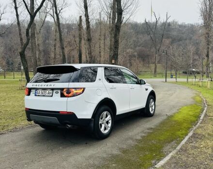 Білий Ленд Ровер Діскавері, об'ємом двигуна 2.2 л та пробігом 186 тис. км за 17200 $, фото 5 на Automoto.ua