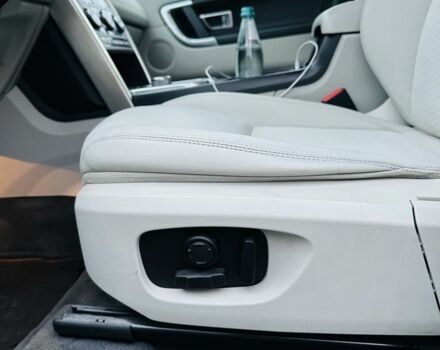 Білий Ленд Ровер Діскавері, об'ємом двигуна 2.2 л та пробігом 186 тис. км за 17200 $, фото 16 на Automoto.ua