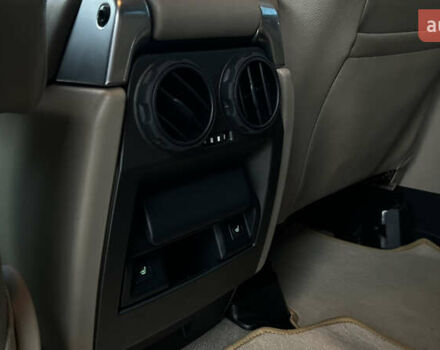 Белый Ленд Ровер Дискавери, объемом двигателя 2.99 л и пробегом 170 тыс. км за 24000 $, фото 30 на Automoto.ua