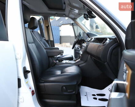 Белый Ленд Ровер Дискавери, объемом двигателя 3 л и пробегом 192 тыс. км за 18899 $, фото 86 на Automoto.ua