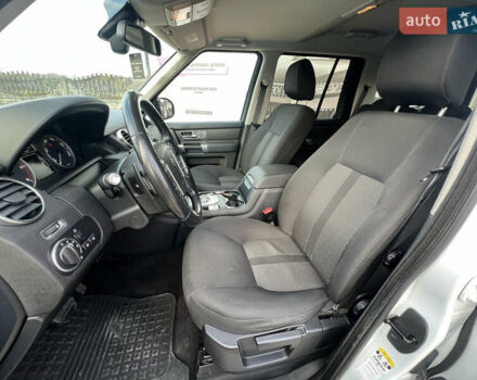 Білий Ленд Ровер Діскавері, об'ємом двигуна 2.99 л та пробігом 140 тис. км за 23999 $, фото 16 на Automoto.ua