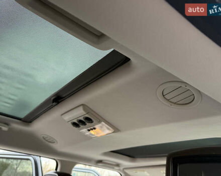 Белый Ленд Ровер Дискавери, объемом двигателя 3 л и пробегом 185 тыс. км за 18250 $, фото 70 на Automoto.ua