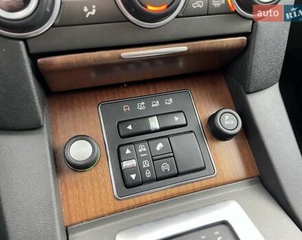 Белый Ленд Ровер Дискавери, объемом двигателя 2.99 л и пробегом 148 тыс. км за 23500 $, фото 22 на Automoto.ua