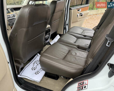 Белый Ленд Ровер Дискавери, объемом двигателя 3 л и пробегом 180 тыс. км за 19850 $, фото 87 на Automoto.ua