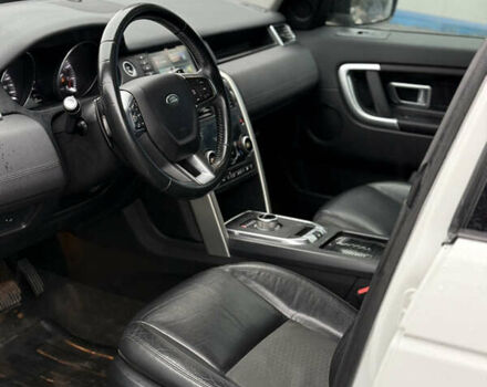 Білий Ленд Ровер Діскавері, об'ємом двигуна 2 л та пробігом 104 тис. км за 19999 $, фото 7 на Automoto.ua