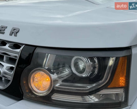 Белый Ленд Ровер Дискавери, объемом двигателя 3 л и пробегом 180 тыс. км за 19850 $, фото 19 на Automoto.ua