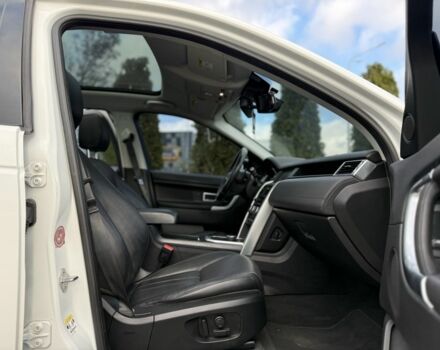 Білий Ленд Ровер Діскавері, об'ємом двигуна 2 л та пробігом 158 тис. км за 17200 $, фото 19 на Automoto.ua