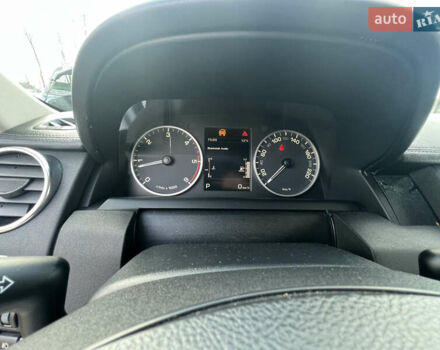 Білий Ленд Ровер Діскавері, об'ємом двигуна 2.99 л та пробігом 140 тис. км за 23999 $, фото 27 на Automoto.ua