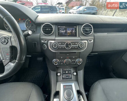 Білий Ленд Ровер Діскавері, об'ємом двигуна 2.99 л та пробігом 140 тис. км за 23999 $, фото 23 на Automoto.ua