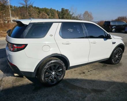 Білий Ленд Ровер Діскавері, об'ємом двигуна 2 л та пробігом 193 тис. км за 5600 $, фото 2 на Automoto.ua