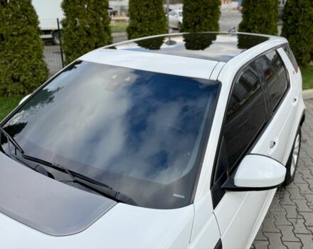 Білий Ленд Ровер Діскавері, об'ємом двигуна 2 л та пробігом 158 тис. км за 17200 $, фото 3 на Automoto.ua