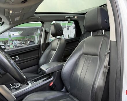 Білий Ленд Ровер Діскавері, об'ємом двигуна 2 л та пробігом 158 тис. км за 17200 $, фото 21 на Automoto.ua