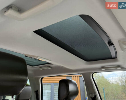 Белый Ленд Ровер Дискавери, объемом двигателя 3 л и пробегом 180 тыс. км за 19850 $, фото 62 на Automoto.ua