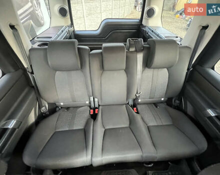 Білий Ленд Ровер Діскавері, об'ємом двигуна 2.99 л та пробігом 140 тис. км за 23999 $, фото 33 на Automoto.ua