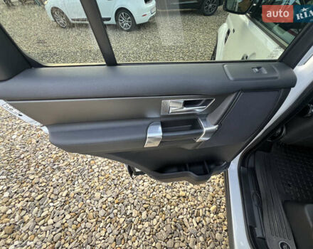 Білий Ленд Ровер Діскавері, об'ємом двигуна 2.99 л та пробігом 140 тис. км за 23999 $, фото 29 на Automoto.ua