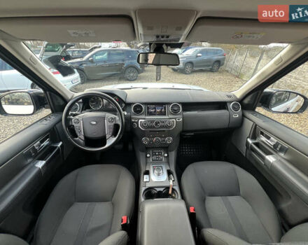 Білий Ленд Ровер Діскавері, об'ємом двигуна 2.99 л та пробігом 140 тис. км за 23999 $, фото 21 на Automoto.ua