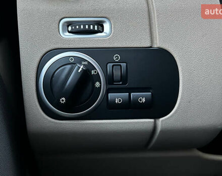 Белый Ленд Ровер Дискавери, объемом двигателя 2.99 л и пробегом 170 тыс. км за 21900 $, фото 17 на Automoto.ua