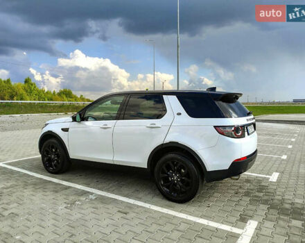 Білий Ленд Ровер Діскавері, об'ємом двигуна 2 л та пробігом 123 тис. км за 17200 $, фото 6 на Automoto.ua
