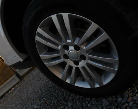 Белый Ленд Ровер Дискавери, объемом двигателя 3 л и пробегом 192 тыс. км за 18899 $, фото 50 на Automoto.ua