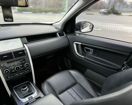 Білий Ленд Ровер Діскавері, об'ємом двигуна 2 л та пробігом 158 тис. км за 17200 $, фото 15 на Automoto.ua