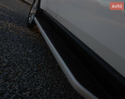 Белый Ленд Ровер Дискавери, объемом двигателя 3 л и пробегом 192 тыс. км за 18899 $, фото 48 на Automoto.ua