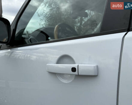 Ленд Ровер Дискавери 2016 в Дрогобыче на Automoto.ua Белый Ленд Ровер Дискавери, объемом двигателя 3 л и пробегом 112 тыс. км за 23500 $, фото 24 на Automoto.ua