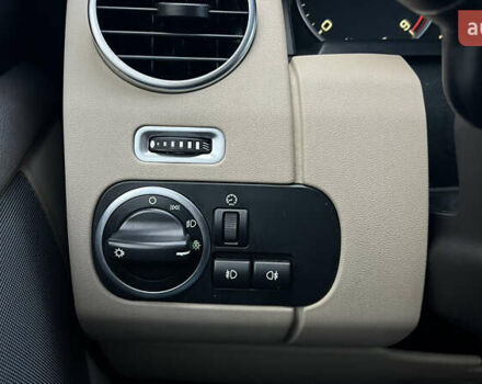 Белый Ленд Ровер Дискавери, объемом двигателя 2.99 л и пробегом 170 тыс. км за 24000 $, фото 17 на Automoto.ua