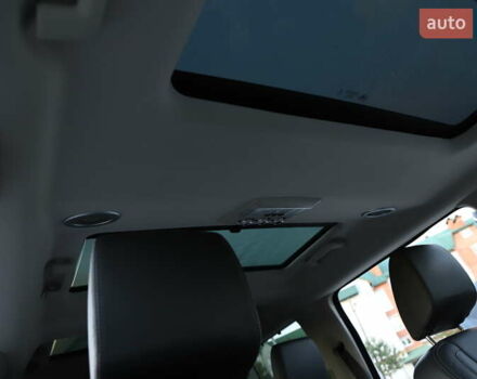 Белый Ленд Ровер Дискавери, объемом двигателя 3 л и пробегом 192 тыс. км за 18899 $, фото 80 на Automoto.ua