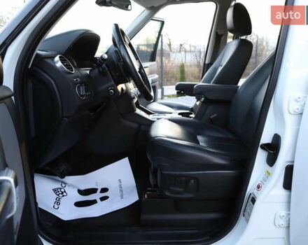 Белый Ленд Ровер Дискавери, объемом двигателя 3 л и пробегом 192 тыс. км за 18899 $, фото 88 на Automoto.ua