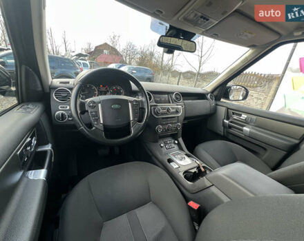 Білий Ленд Ровер Діскавері, об'ємом двигуна 2.99 л та пробігом 140 тис. км за 23999 $, фото 25 на Automoto.ua