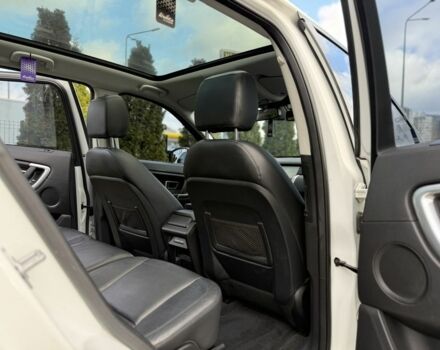 Білий Ленд Ровер Діскавері, об'ємом двигуна 2 л та пробігом 158 тис. км за 17200 $, фото 20 на Automoto.ua