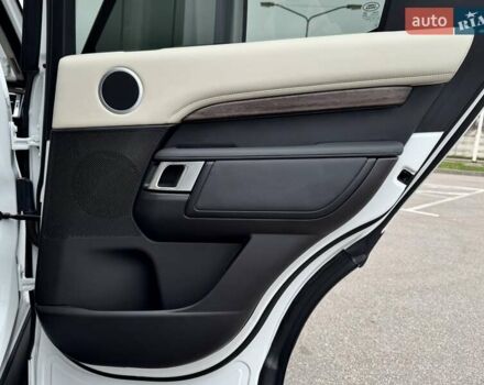 Білий Ленд Ровер Діскавері, об'ємом двигуна 2.99 л та пробігом 115 тис. км за 29800 $, фото 35 на Automoto.ua