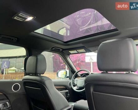 Білий Ленд Ровер Діскавері, об'ємом двигуна 3 л та пробігом 170 тис. км за 29990 $, фото 16 на Automoto.ua